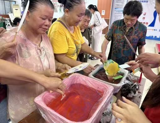 弘扬非遗文化，横岗街道国风漆扇DIY活动欢乐多